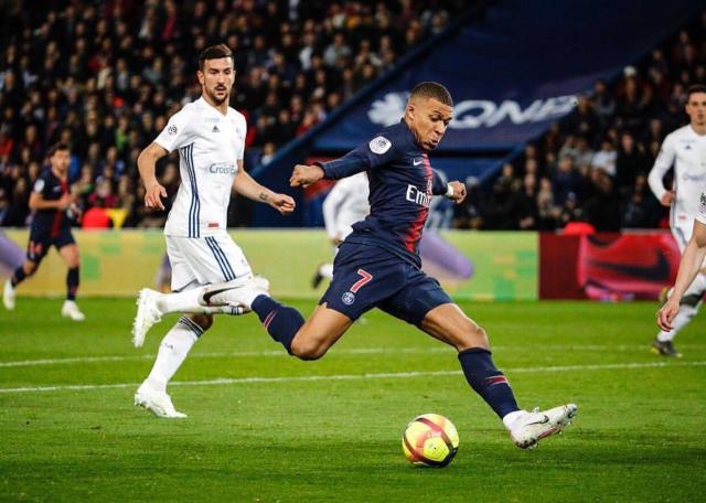  斯特拉斯堡青年队小将爆发，一线队首秀即建功  