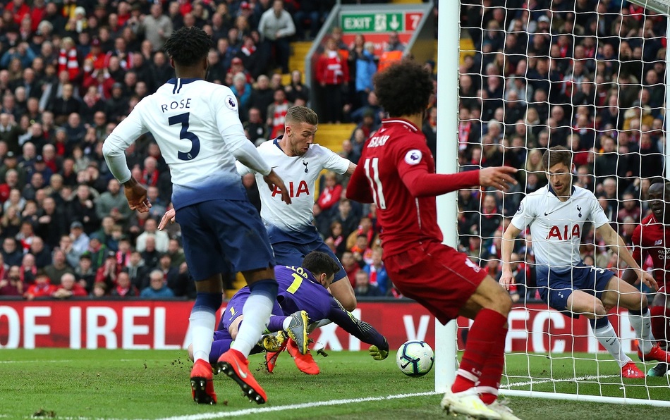  英超曼城绝杀利物浦，榜首大战惊险取胜  