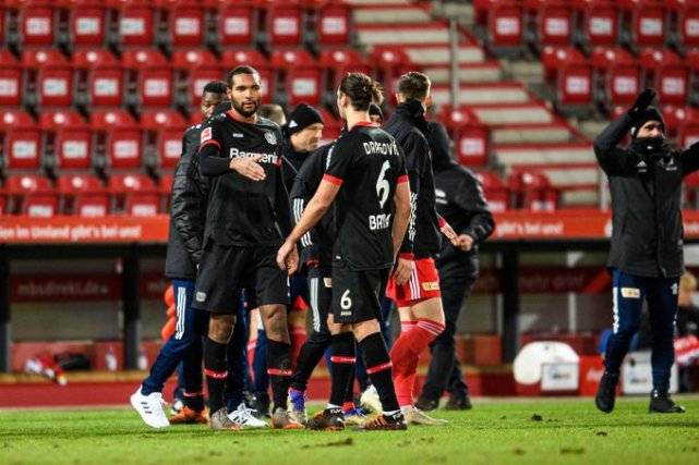  勒沃库森主场憾平柏林联合，争四形势陷入被动  