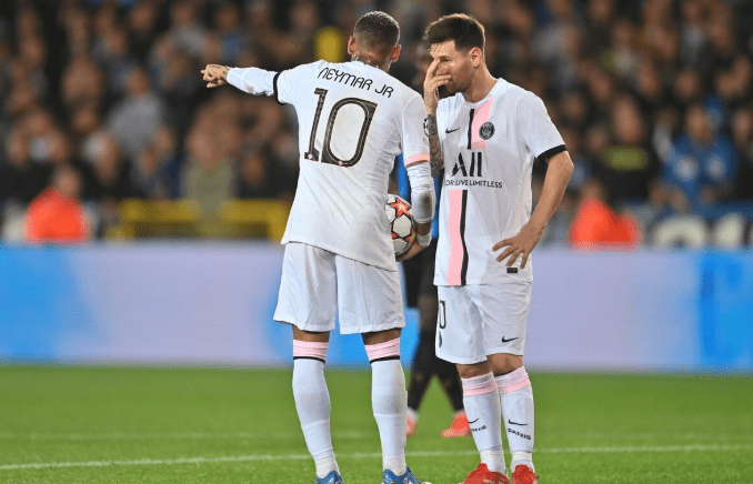  里昂中场大将伤退离场，球队攻防失衡惜败巴黎