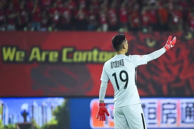  克莱蒙门将超神发挥，多次扑救力保球队全身而退